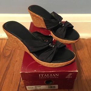 Italian Shoemakers Eden Navy Wedge